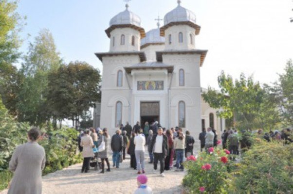 Izvorul Tămăduirii, prăznuit la Dervent: 5.000 de credincioşi, aşteptaţi la slujbă!